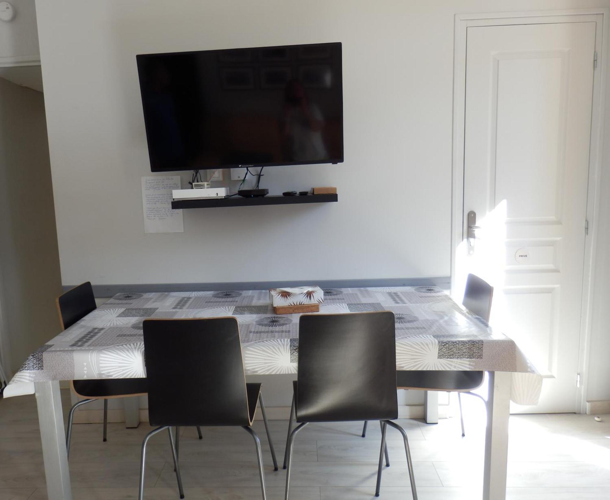 Agreable T2 Au Centre De Luchon Apartman Bagnères-de-Luchon Kültér fotó